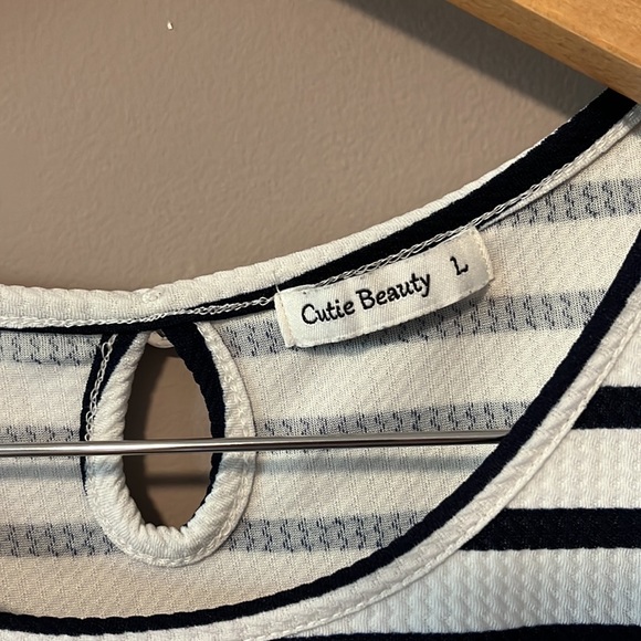 Black and white stripped dress - Picture 3 of 4